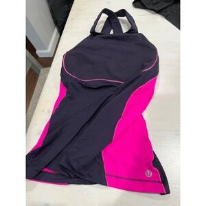 Lululemon built in bra tank - fits like a 2‎ or 4